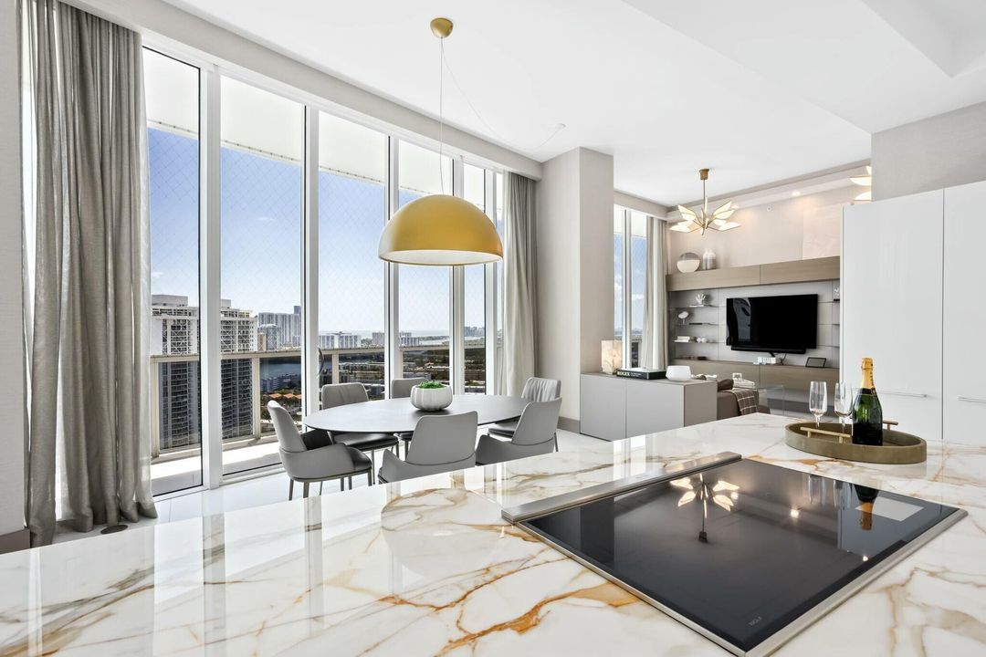 For Sale: $5,995,000 (4 beds, 6 baths, 4955 Square Feet)