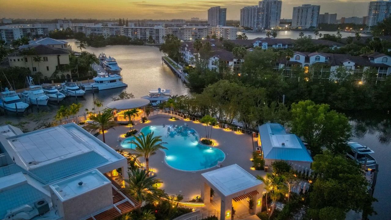 For Sale: $5,995,000 (4 beds, 6 baths, 4955 Square Feet)