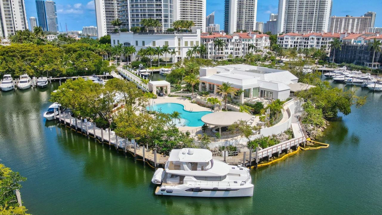 For Sale: $5,995,000 (4 beds, 6 baths, 4955 Square Feet)