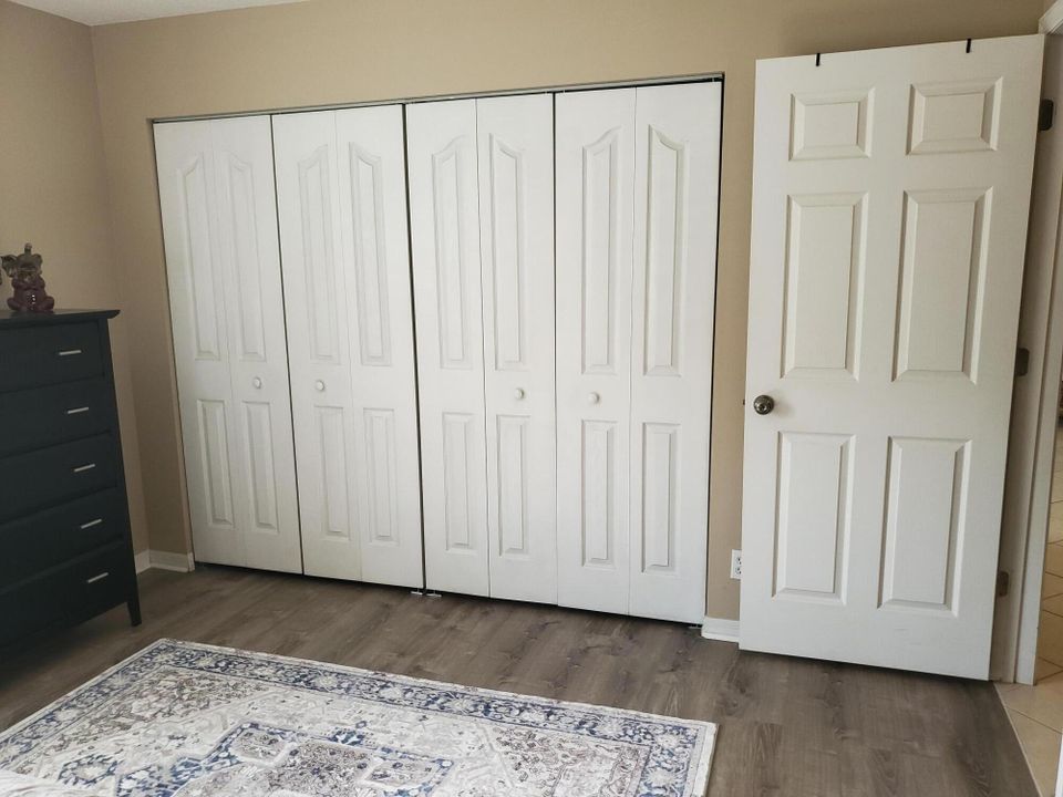 Под контрактом: $179,000 (2 спален, 2 ванн, 1005 Квадратных фут)