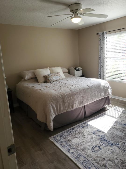 Под контрактом: $179,000 (2 спален, 2 ванн, 1005 Квадратных фут)