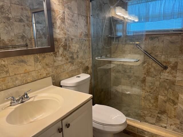 For Sale: $76,999 (2 beds, 2 baths, 880 Square Feet)