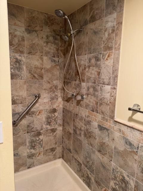 For Sale: $76,999 (2 beds, 2 baths, 880 Square Feet)