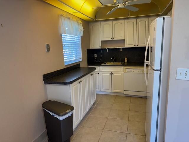 For Sale: $76,999 (2 beds, 2 baths, 880 Square Feet)