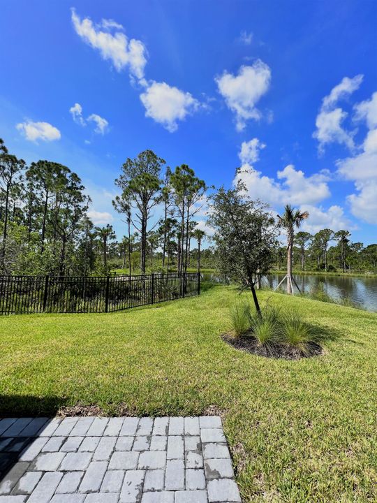 Active With Contract: $2,850 (3 beds, 2 baths, 1808 Square Feet)