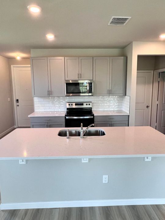 Active With Contract: $2,850 (3 beds, 2 baths, 1808 Square Feet)