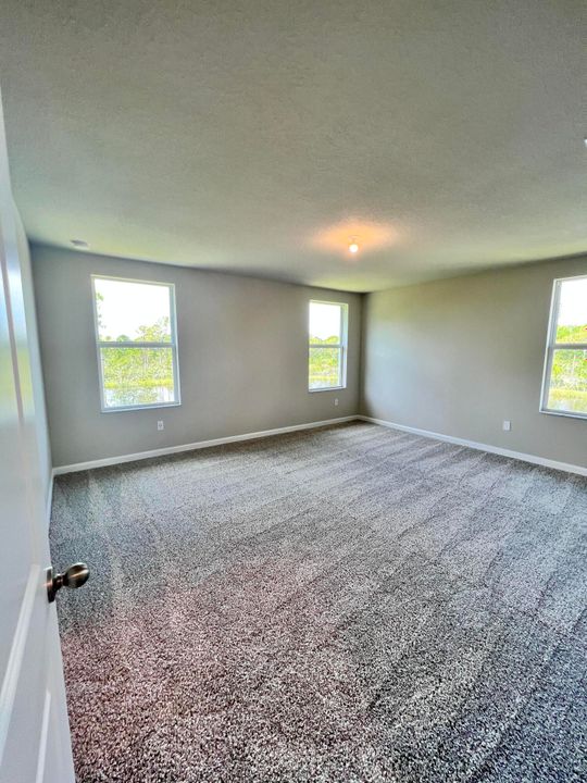 Active With Contract: $2,850 (3 beds, 2 baths, 1808 Square Feet)