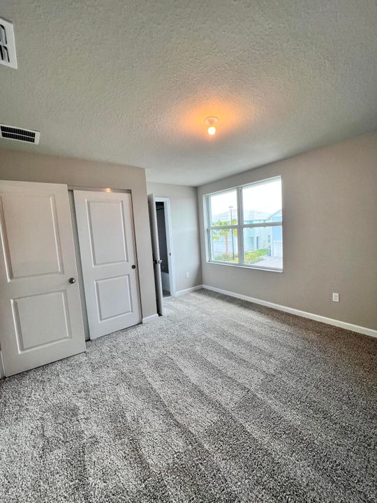 Active With Contract: $2,850 (3 beds, 2 baths, 1808 Square Feet)