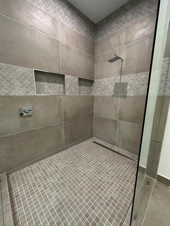 For Sale: $2,826,612 (5 beds, 6 baths, 5322 Square Feet)