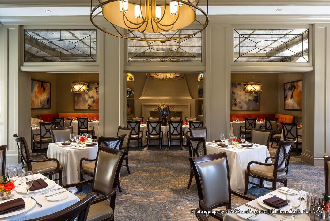 Под контрактом: $2,395,000 (4 спален, 5 ванн, 3872 Квадратных фут)