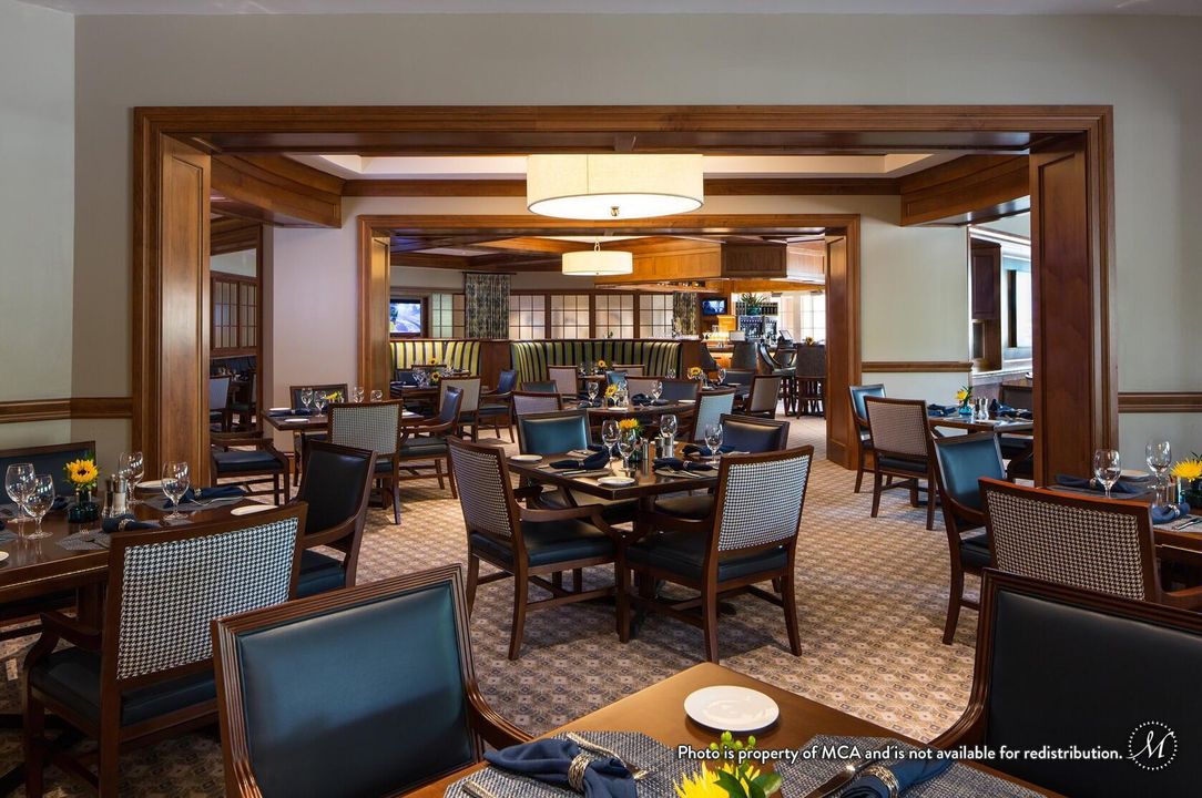 Под контрактом: $2,395,000 (4 спален, 5 ванн, 3872 Квадратных фут)