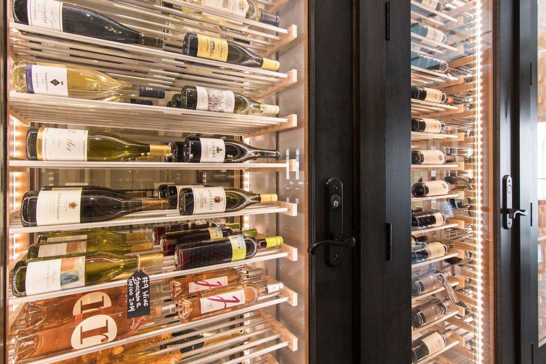 Под контрактом: $2,395,000 (4 спален, 5 ванн, 3872 Квадратных фут)