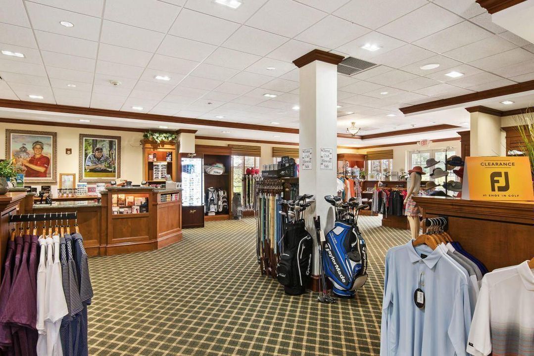 Под контрактом: $2,395,000 (4 спален, 5 ванн, 3872 Квадратных фут)