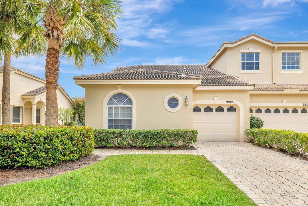 Recently Sold: $315,000 (3 beds, 2 baths, 1577 Square Feet)