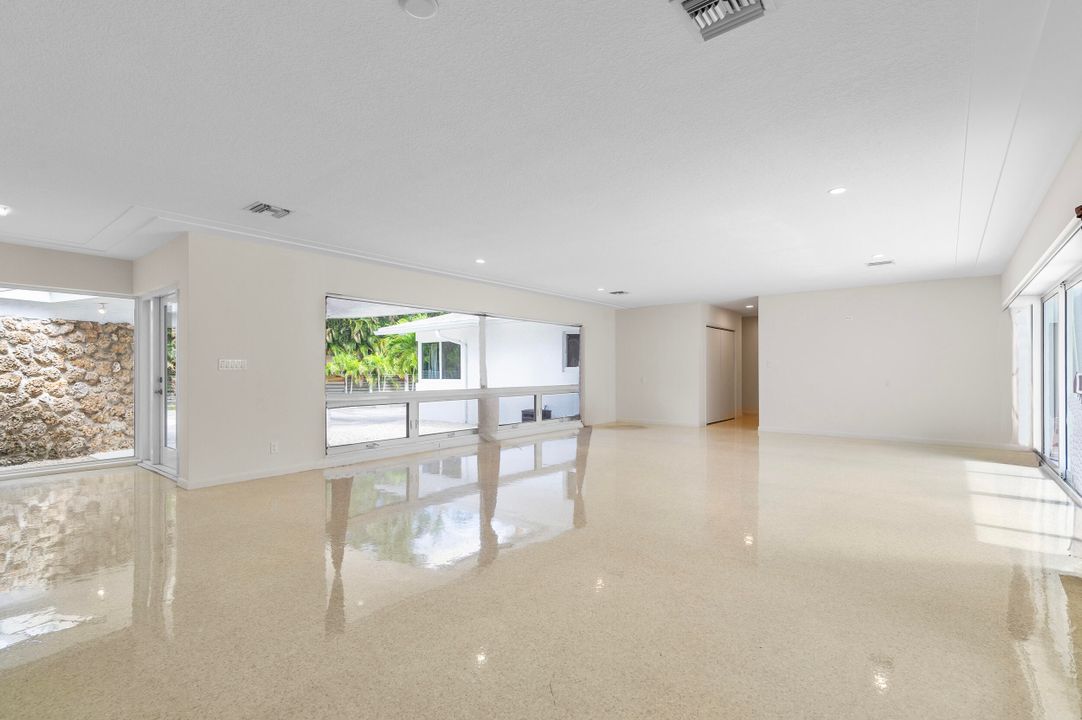 For Sale: $2,145,000 (3 beds, 2 baths, 2683 Square Feet)