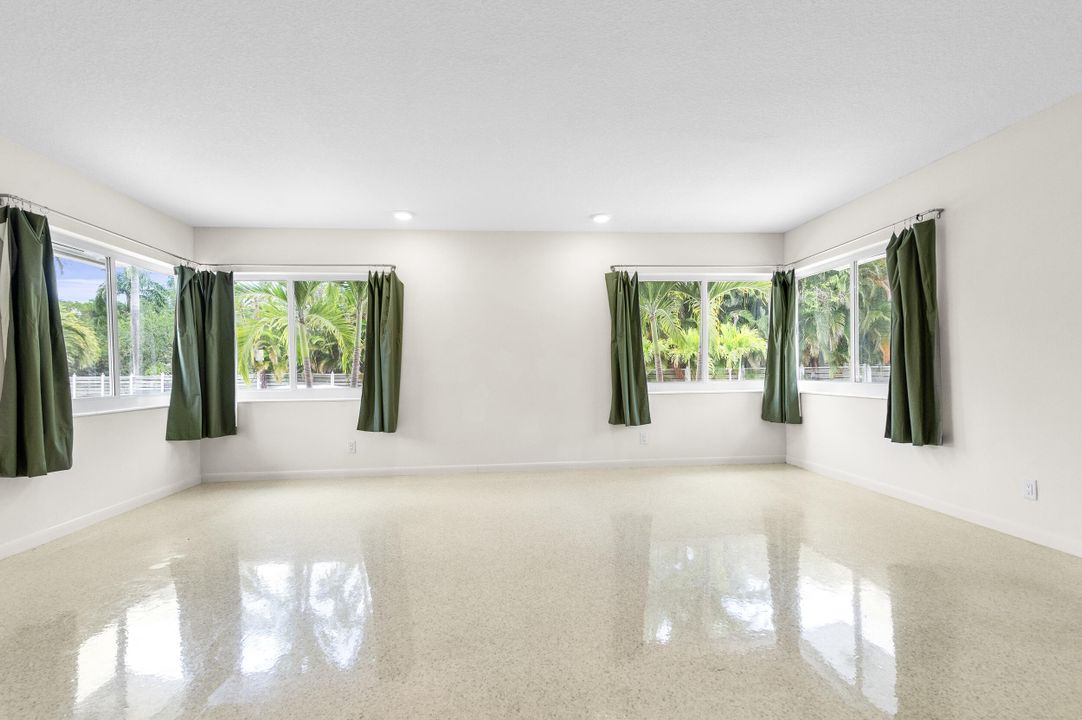 For Sale: $2,145,000 (3 beds, 2 baths, 2683 Square Feet)
