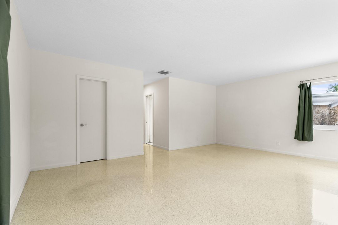 For Sale: $2,145,000 (3 beds, 2 baths, 2683 Square Feet)