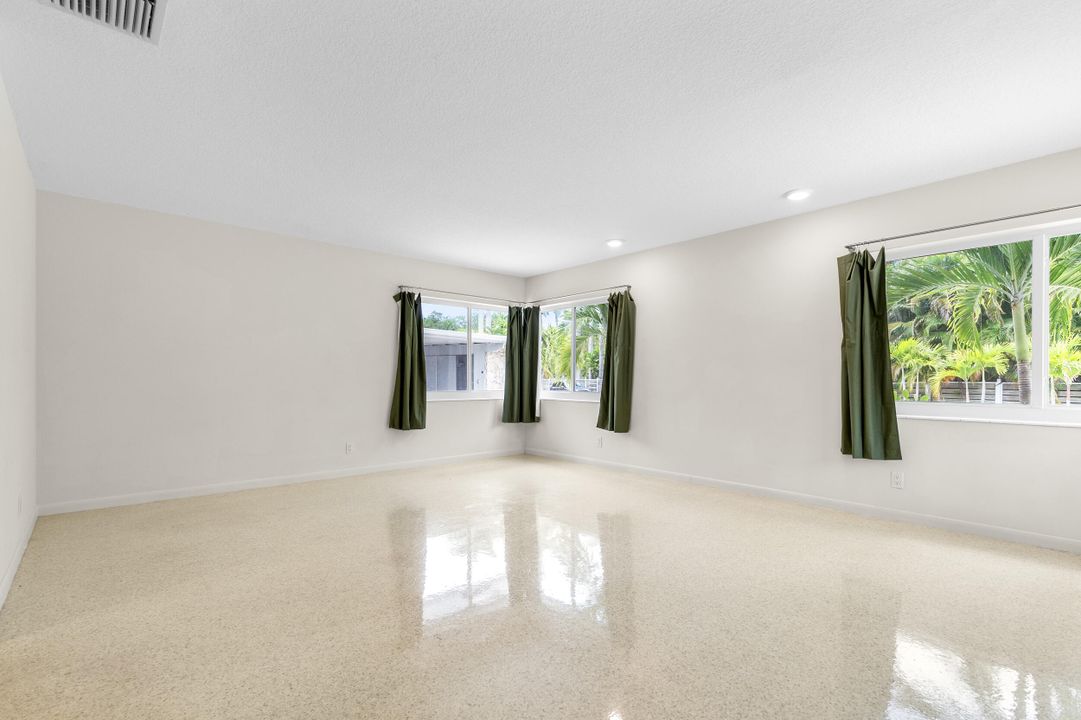 For Sale: $2,145,000 (3 beds, 2 baths, 2683 Square Feet)