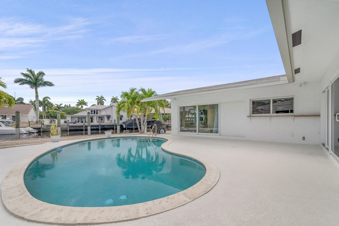 For Sale: $2,145,000 (3 beds, 2 baths, 2683 Square Feet)