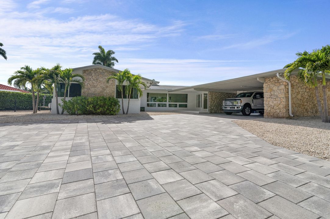 For Sale: $2,145,000 (3 beds, 2 baths, 2683 Square Feet)