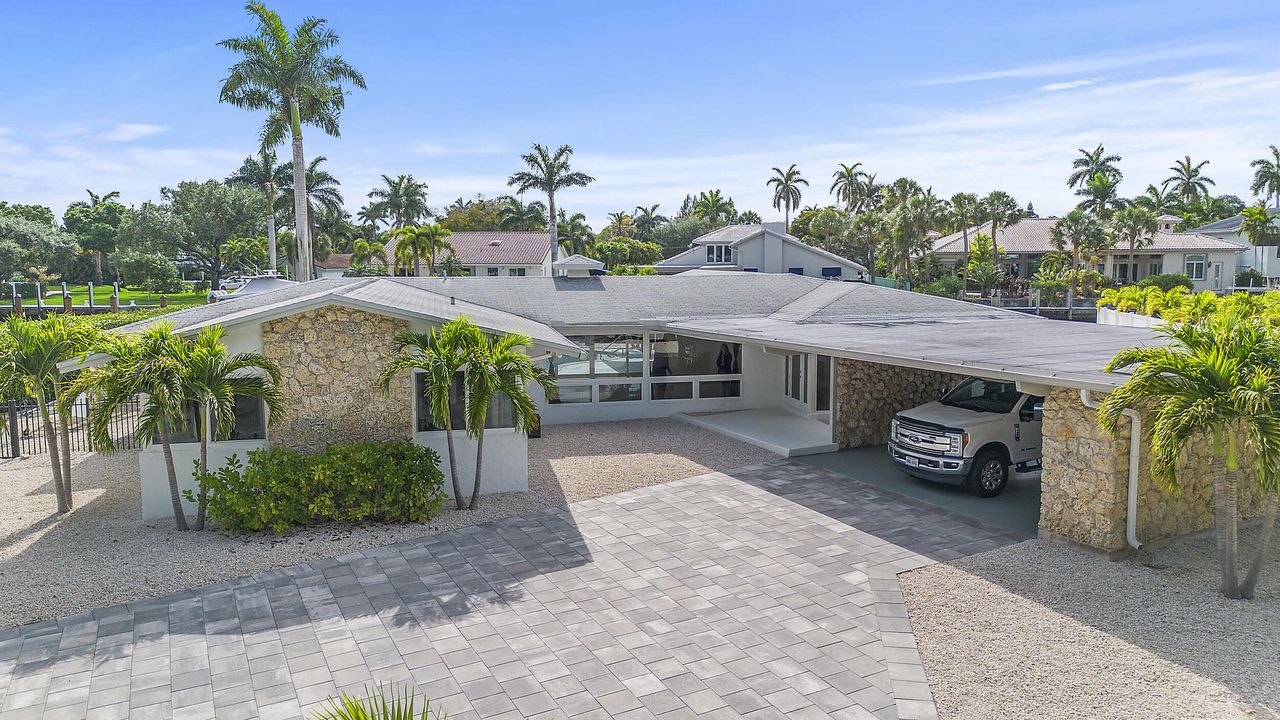 For Sale: $2,145,000 (3 beds, 2 baths, 2683 Square Feet)