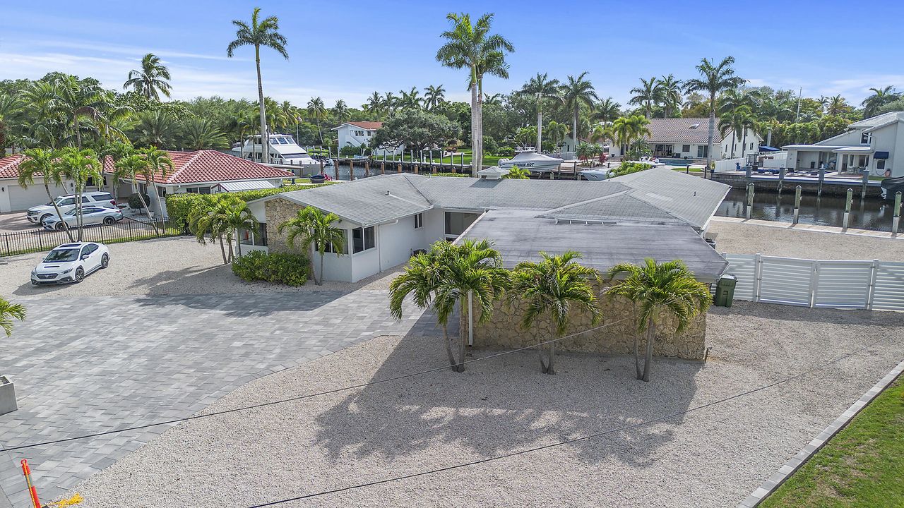 For Sale: $2,145,000 (3 beds, 2 baths, 2683 Square Feet)