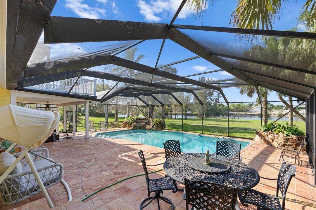 出租: $7,500 (4 贝兹, 3 浴室, 2646 平方英尺)