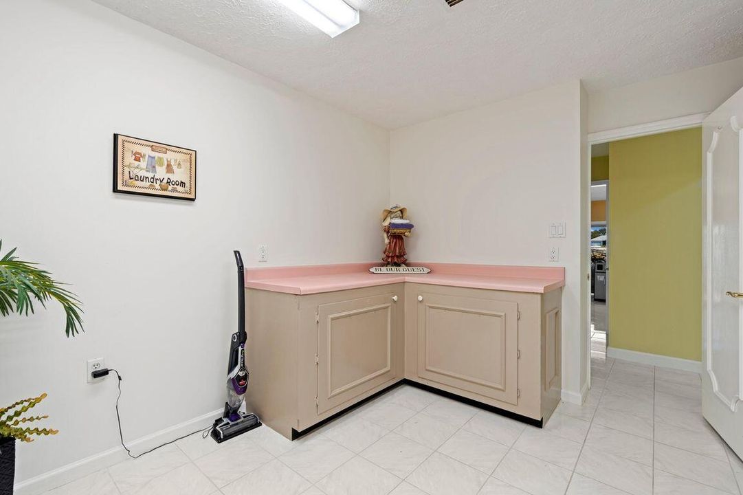 出租: $7,500 (4 贝兹, 3 浴室, 2646 平方英尺)