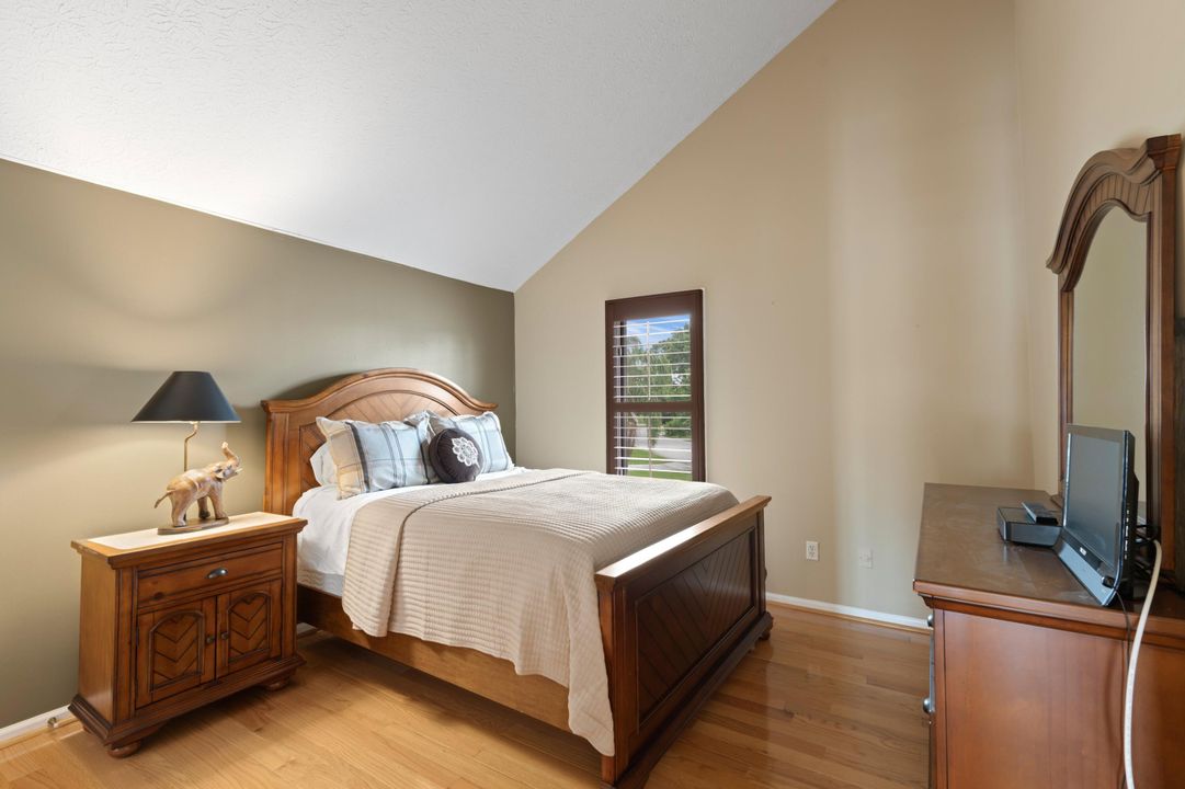 出租: $7,500 (4 贝兹, 3 浴室, 2646 平方英尺)