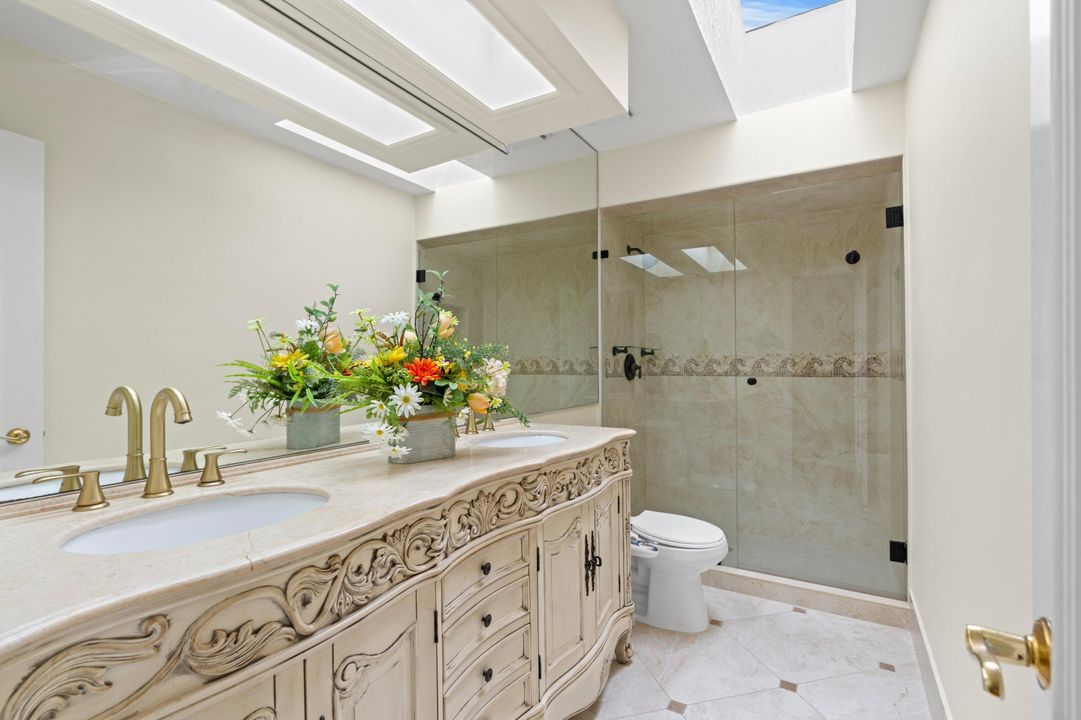 出租: $7,500 (4 贝兹, 3 浴室, 2646 平方英尺)