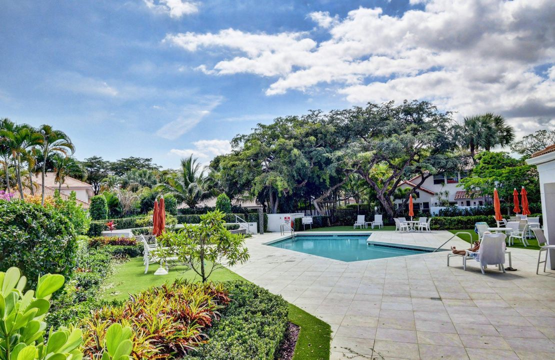 For Rent: $12,000 (3 beds, 2 baths, 1607 Square Feet)