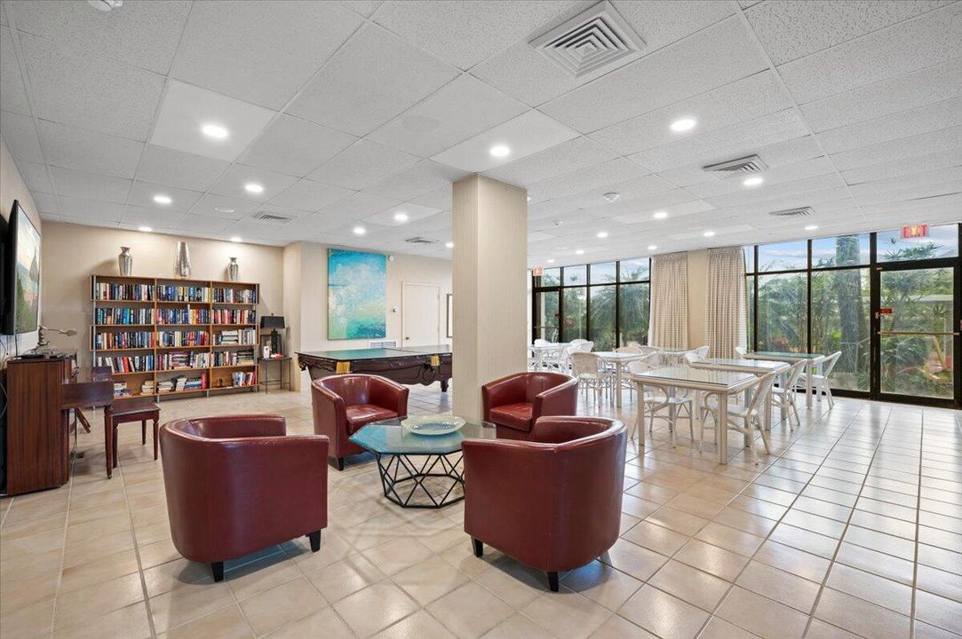 Active With Contract: $359,900 (3 beds, 2 baths, 1499 Square Feet)