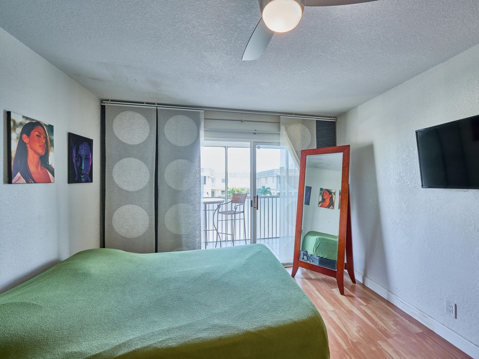 待售: $89,000 (2 贝兹, 2 浴室, 880 平方英尺)