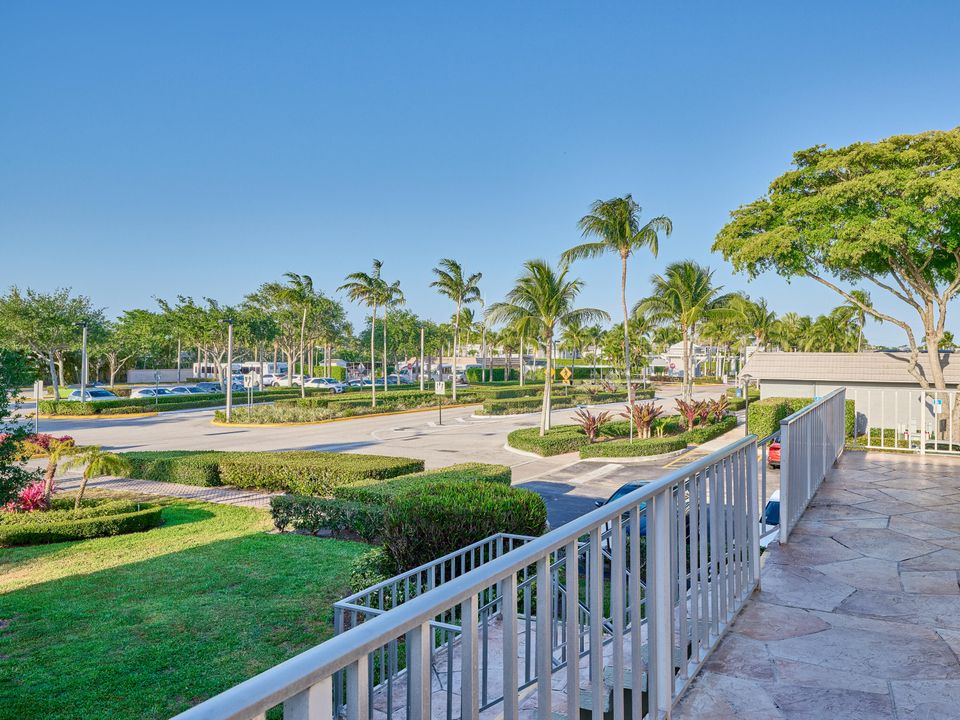 待售: $89,000 (2 贝兹, 2 浴室, 880 平方英尺)