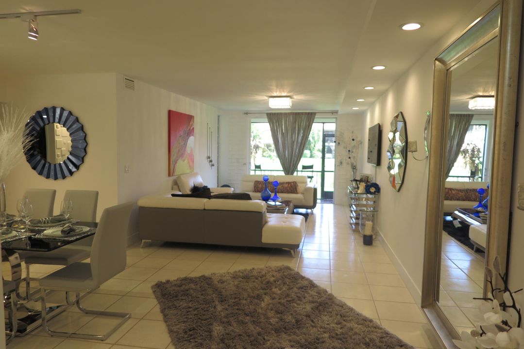 Под контрактом: $5,800 (2 спален, 2 ванн, 1300 Квадратных фут)