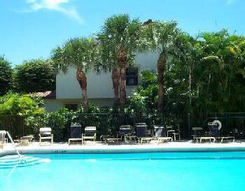 Под контрактом: $5,800 (2 спален, 2 ванн, 1300 Квадратных фут)