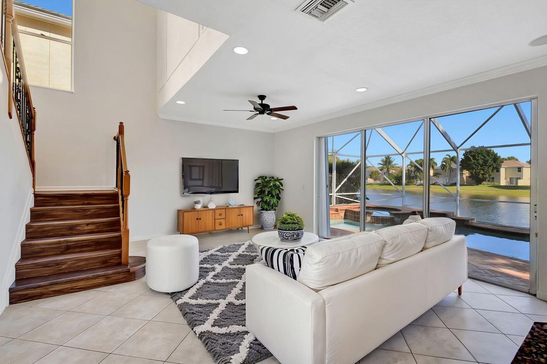 Recently Sold: $599,999 (4 beds, 2 baths, 2536 Square Feet)