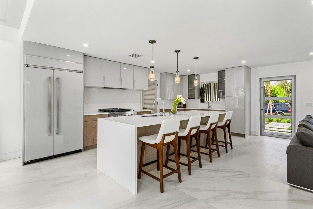 For Sale: $1,595,000 (3 beds, 2 baths, 1907 Square Feet)