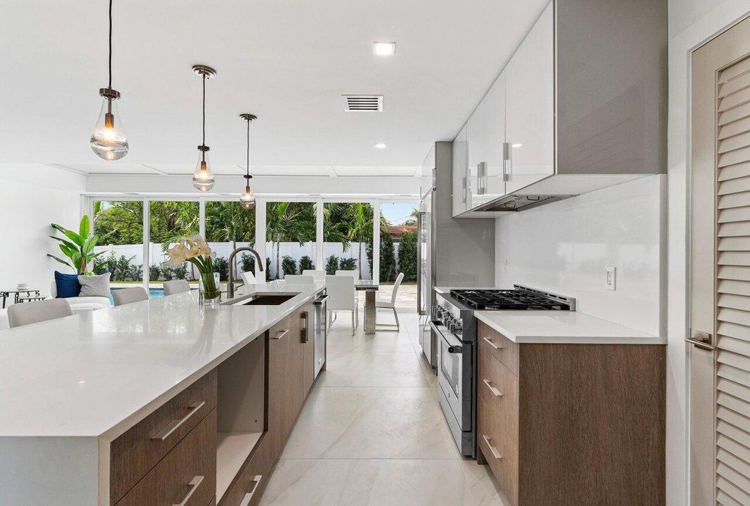 For Sale: $1,595,000 (3 beds, 2 baths, 1907 Square Feet)