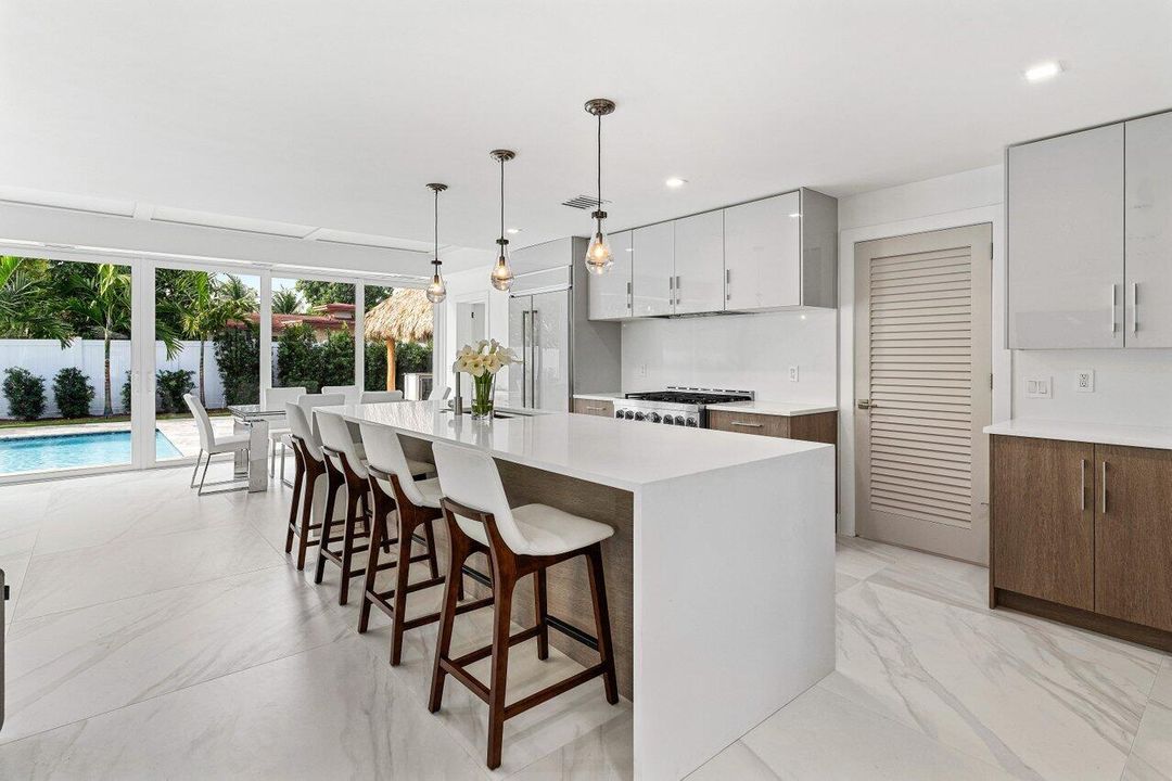 For Sale: $1,595,000 (3 beds, 2 baths, 1907 Square Feet)