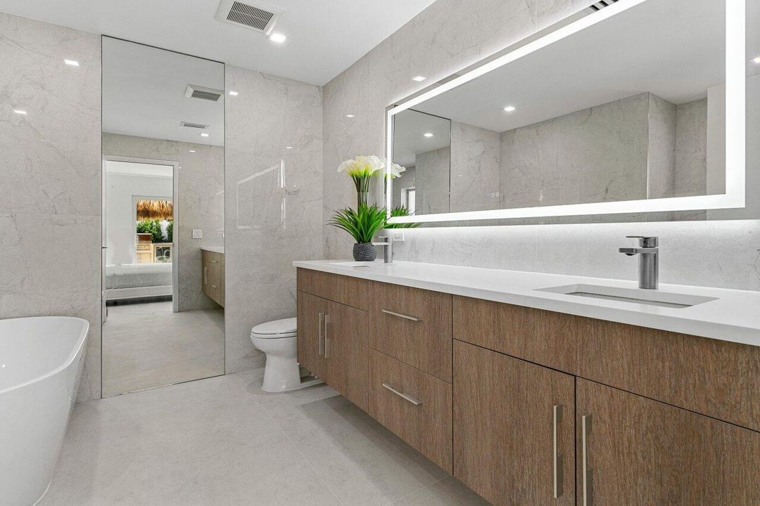 For Sale: $1,595,000 (3 beds, 2 baths, 1907 Square Feet)