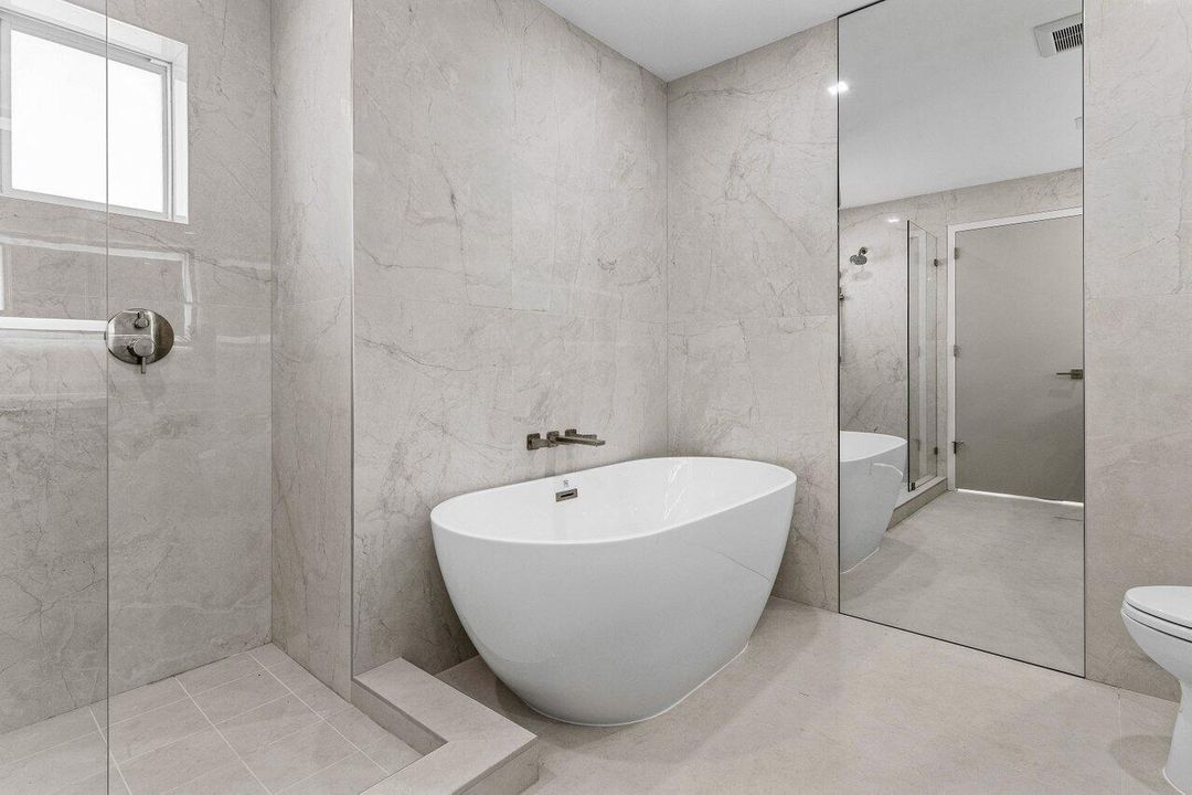 For Sale: $1,595,000 (3 beds, 2 baths, 1907 Square Feet)