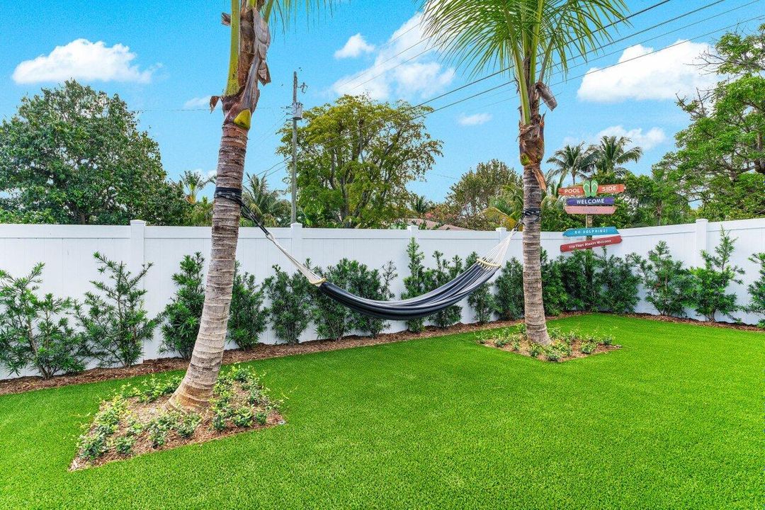 For Sale: $1,595,000 (3 beds, 2 baths, 1907 Square Feet)