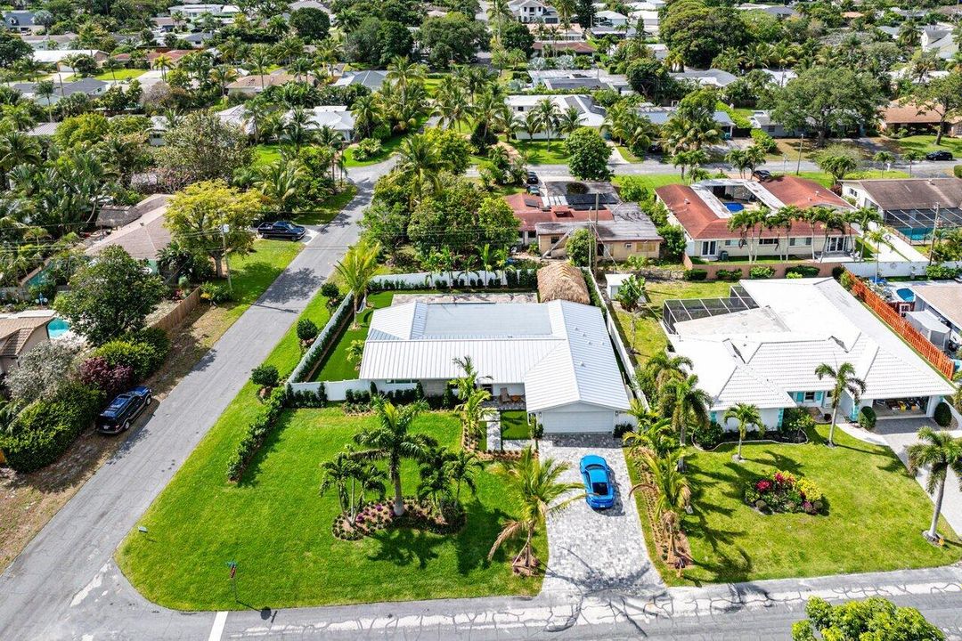 For Sale: $1,595,000 (3 beds, 2 baths, 1907 Square Feet)