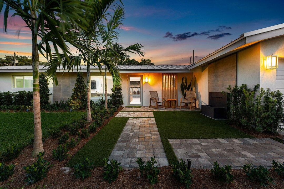 For Sale: $1,595,000 (3 beds, 2 baths, 1907 Square Feet)