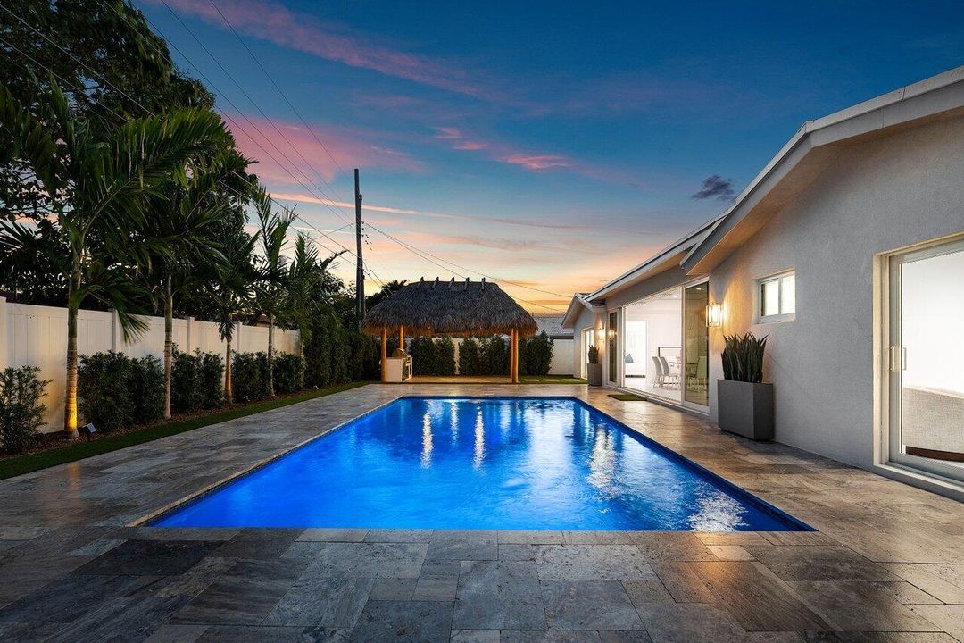 For Sale: $1,595,000 (3 beds, 2 baths, 1907 Square Feet)