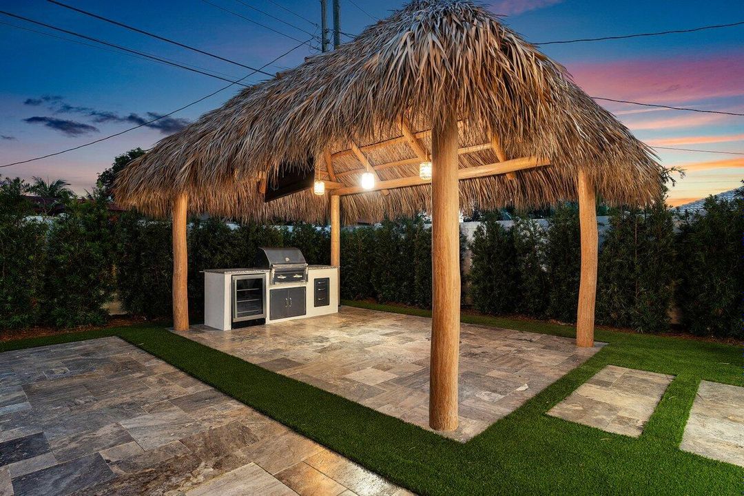 For Sale: $1,595,000 (3 beds, 2 baths, 1907 Square Feet)