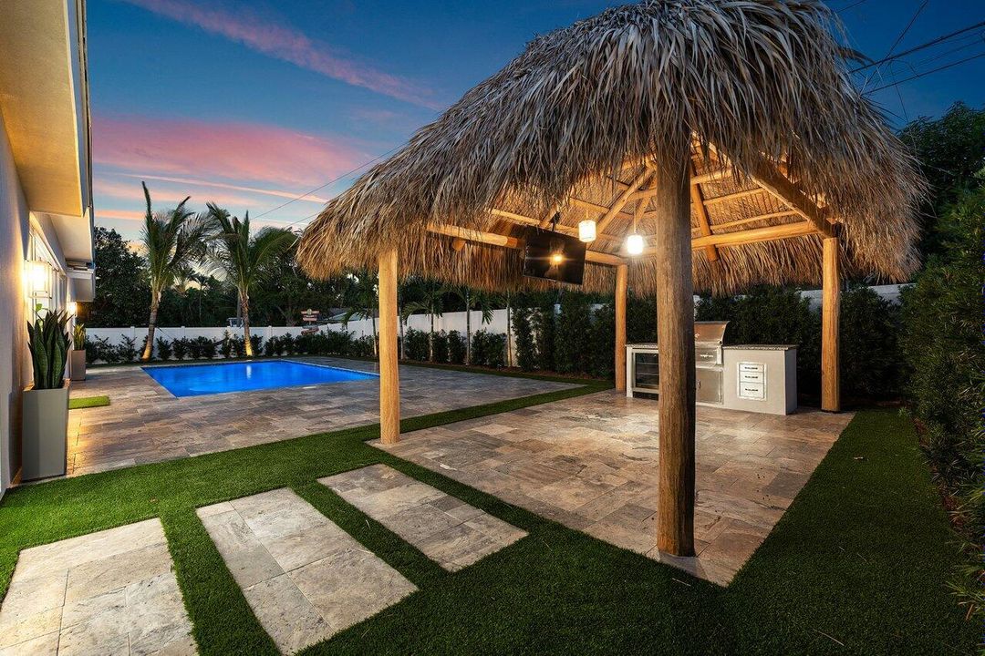 For Sale: $1,595,000 (3 beds, 2 baths, 1907 Square Feet)