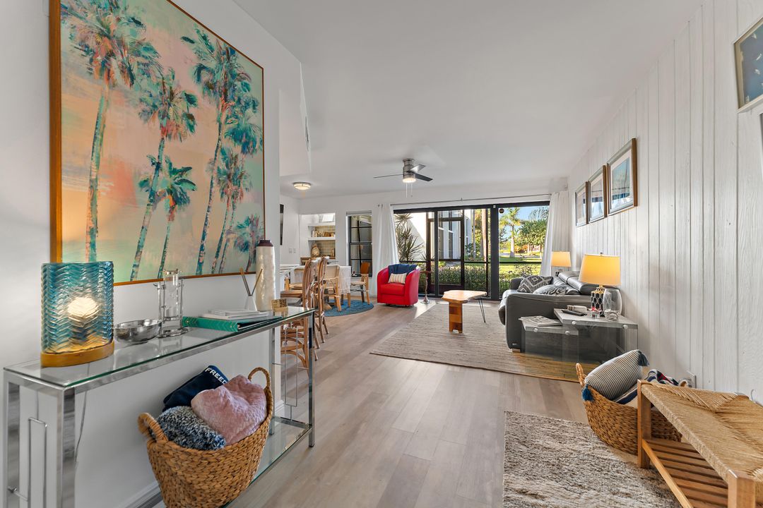 待售: $337,900 (1 贝兹, 1 浴室, 704 平方英尺)