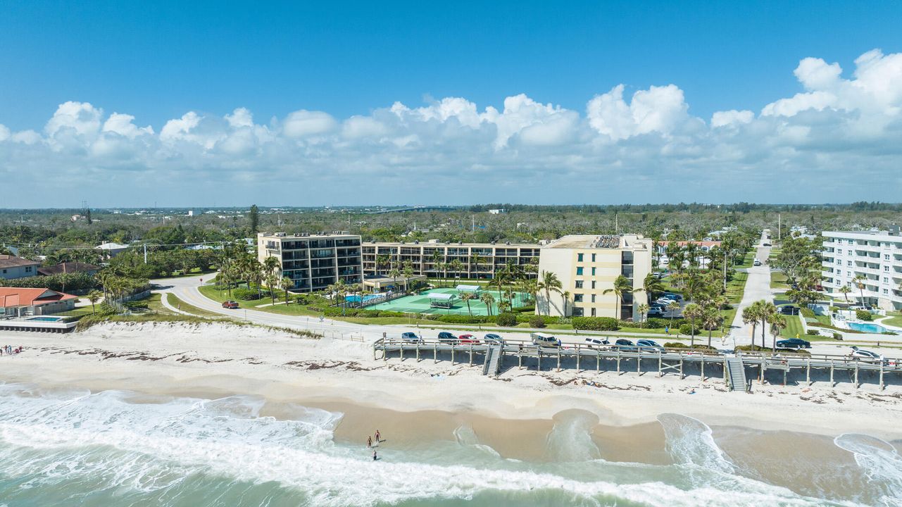 На продажу: $585,000 (2 спален, 2 ванн, 1080 Квадратных фут)